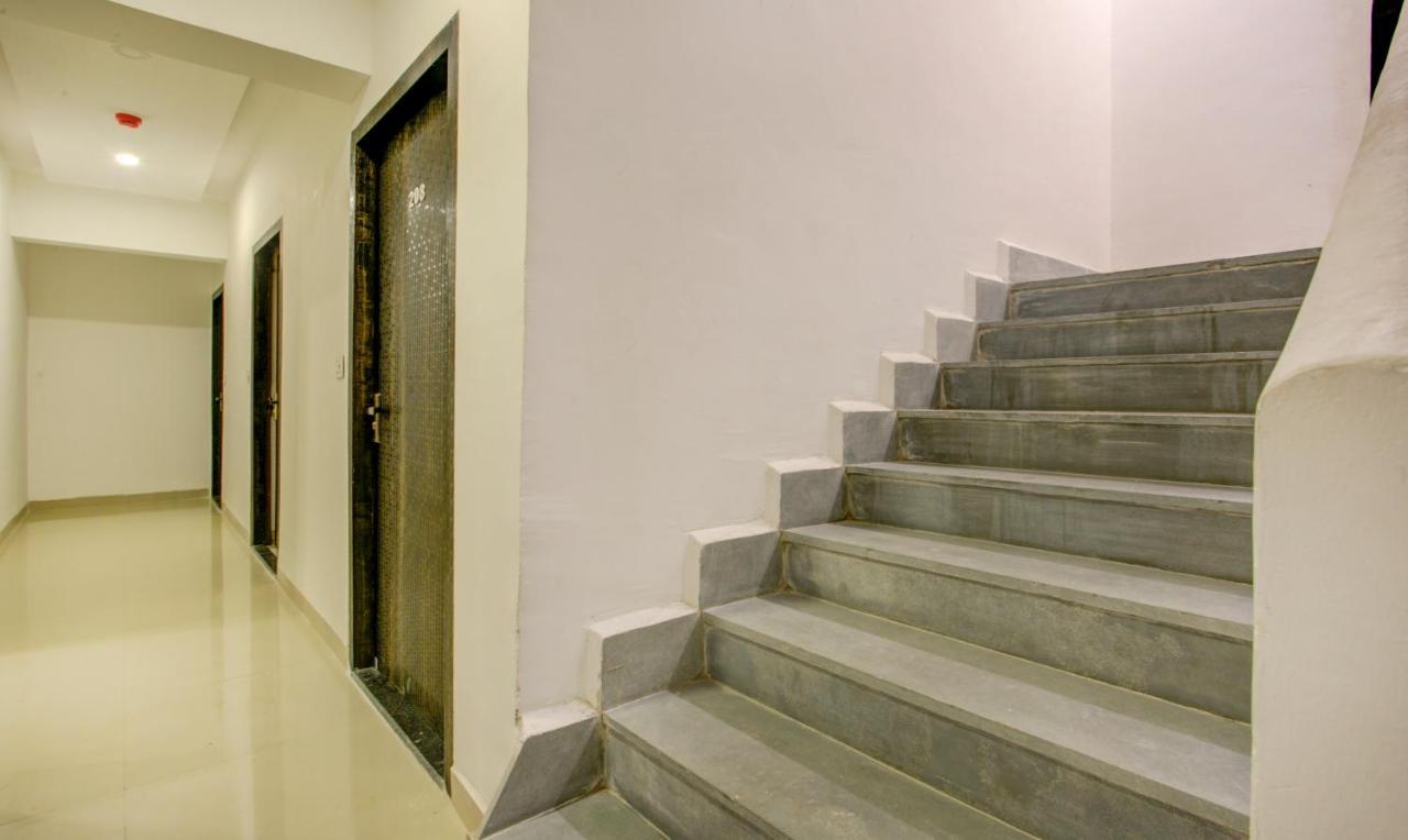Treebo Kings Inn Vashi Navi Mumbai Exterior photo